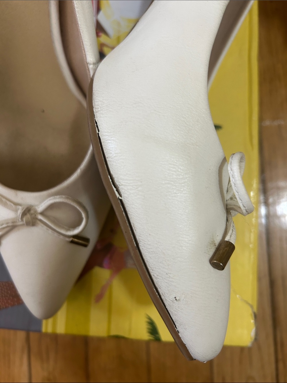 White Pointed Toe Bow Heels 🌹 - Picture 10 of 11